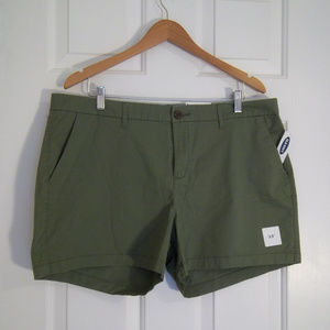 Old Navy Everyday Short in Olive NWT